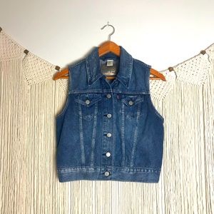 Levi’s Button Down Denim Vest Mid Wash